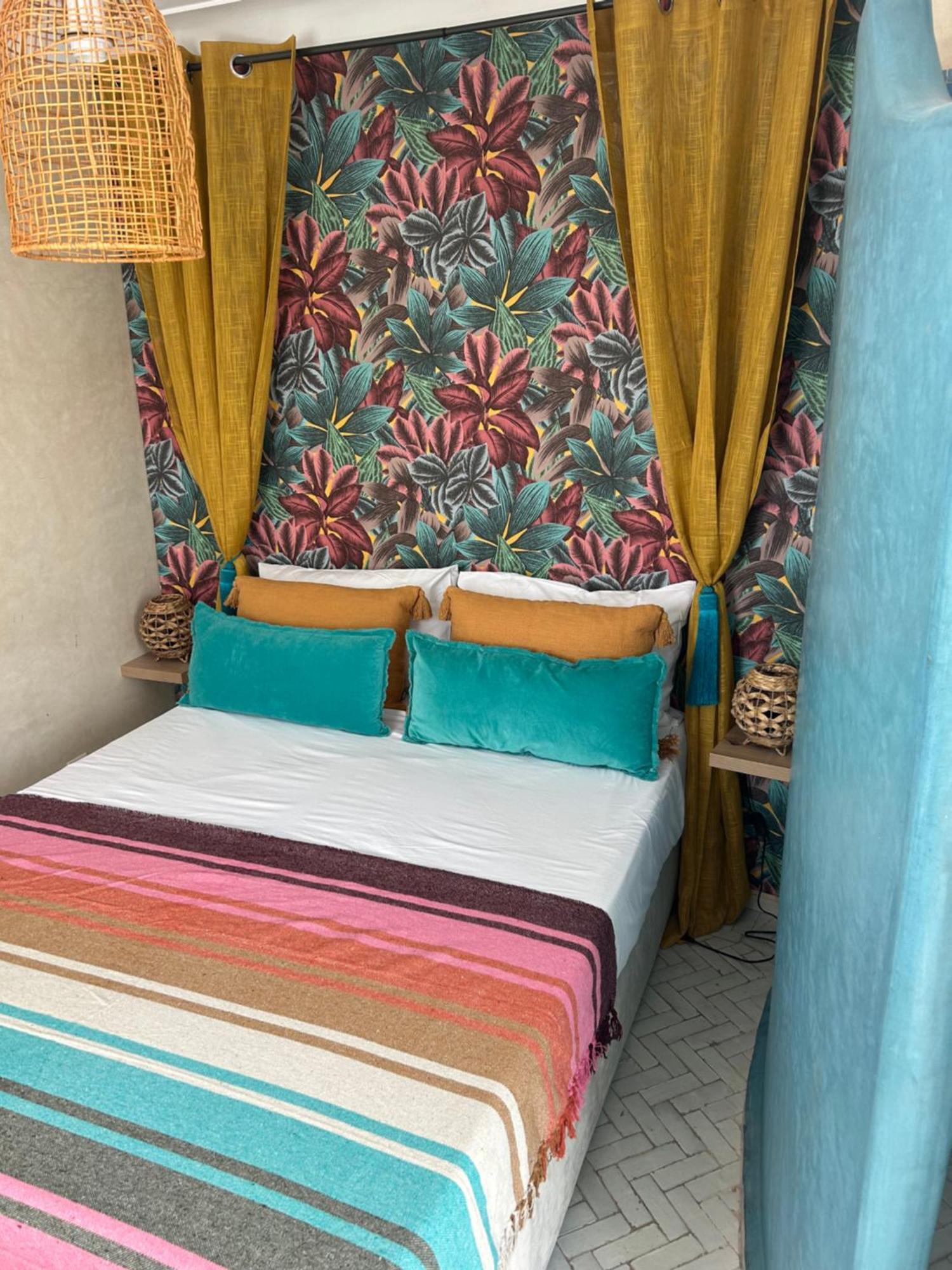 מרקש Riad Amazing Amazigh Avec Jacuzzi Petit Dejeuner Compris Avec Aussi Chambres Familiales Pres De La Place Jemaa El Fna מראה חיצוני תמונה
